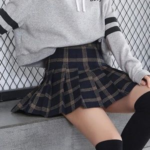 Pleated skirt navy dark blue plaid aesthetic
